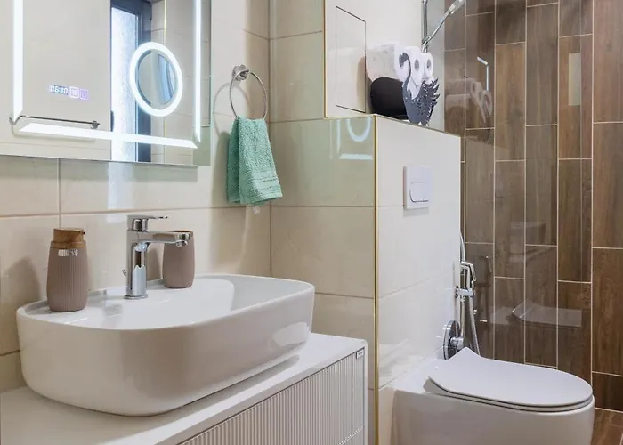 Artemida Apartamento *